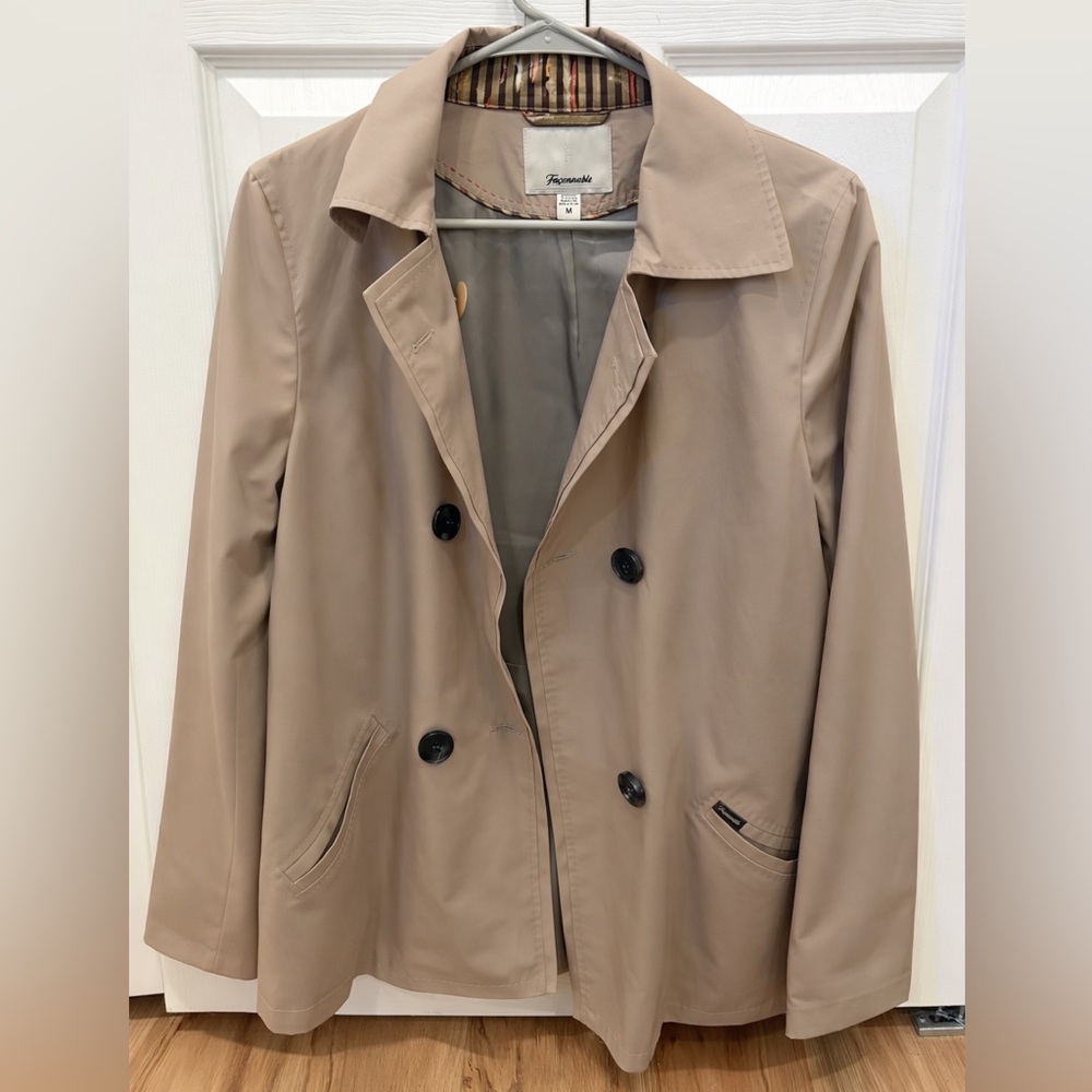 Facconable Beige Double-Breasted Trench Coat Jacket Designed in France - Size M